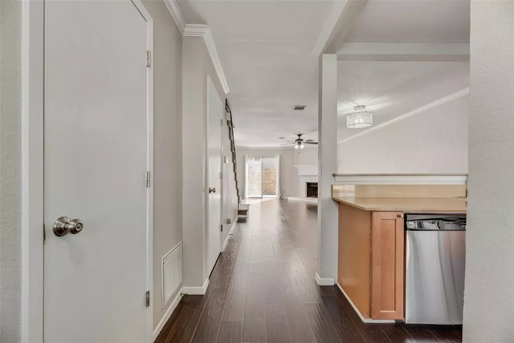 43 Abbey Road, Euless, Texas 76039