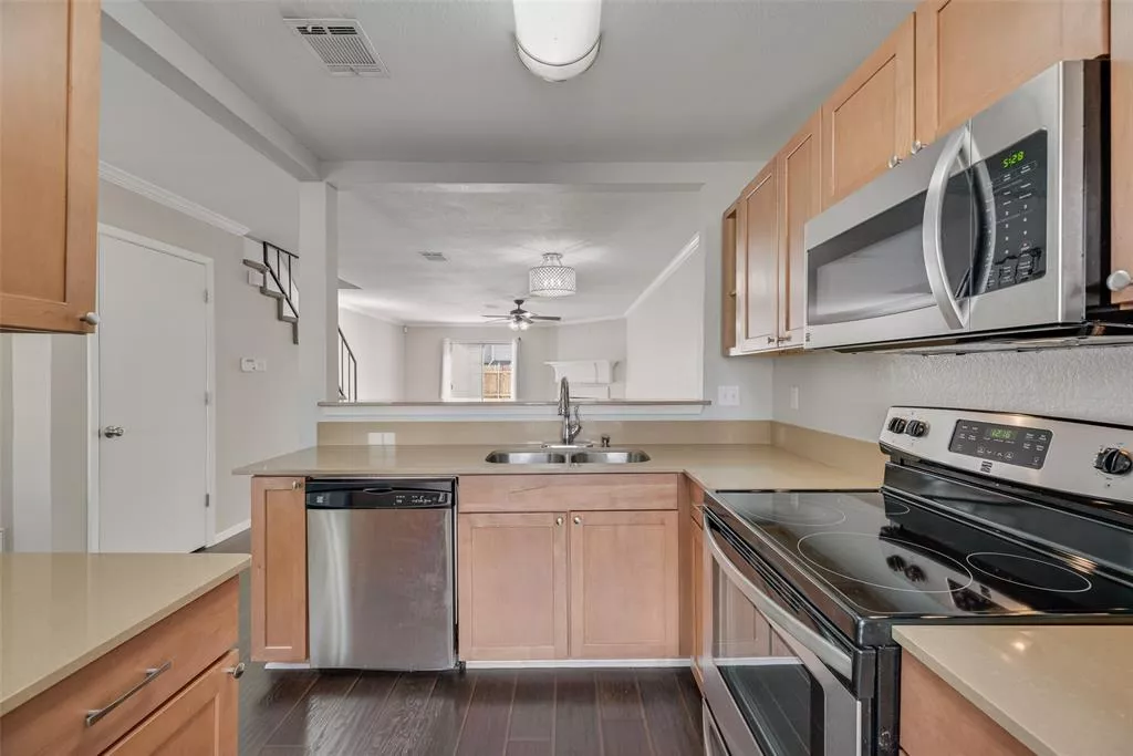 43 Abbey Road, Euless, Texas 76039