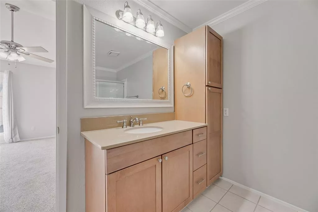 43 Abbey Road, Euless, Texas 76039