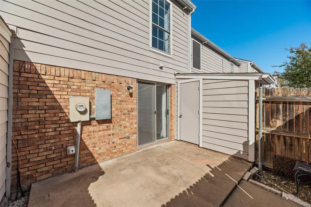 43 Abbey Road, Euless, Texas 76039