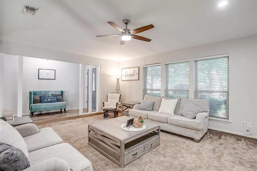 5306 Oak Brook Road, Arlington, Texas 76016