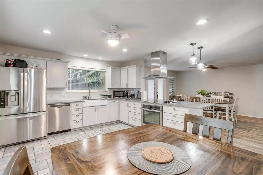 5306 Oak Brook Road, Arlington, Texas 76016