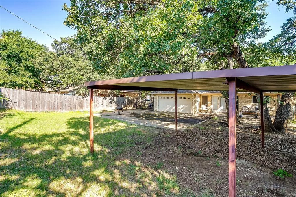 5306 Oak Brook Road, Arlington, Texas 76016