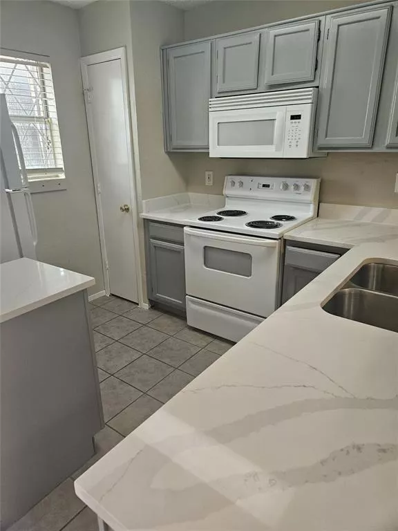 66 Abbey Road, Euless, Texas 76039