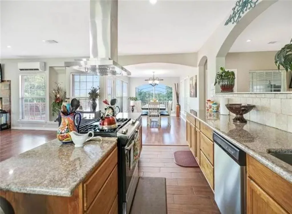 875 Private Road 3784 Quinlan, Texas 75474