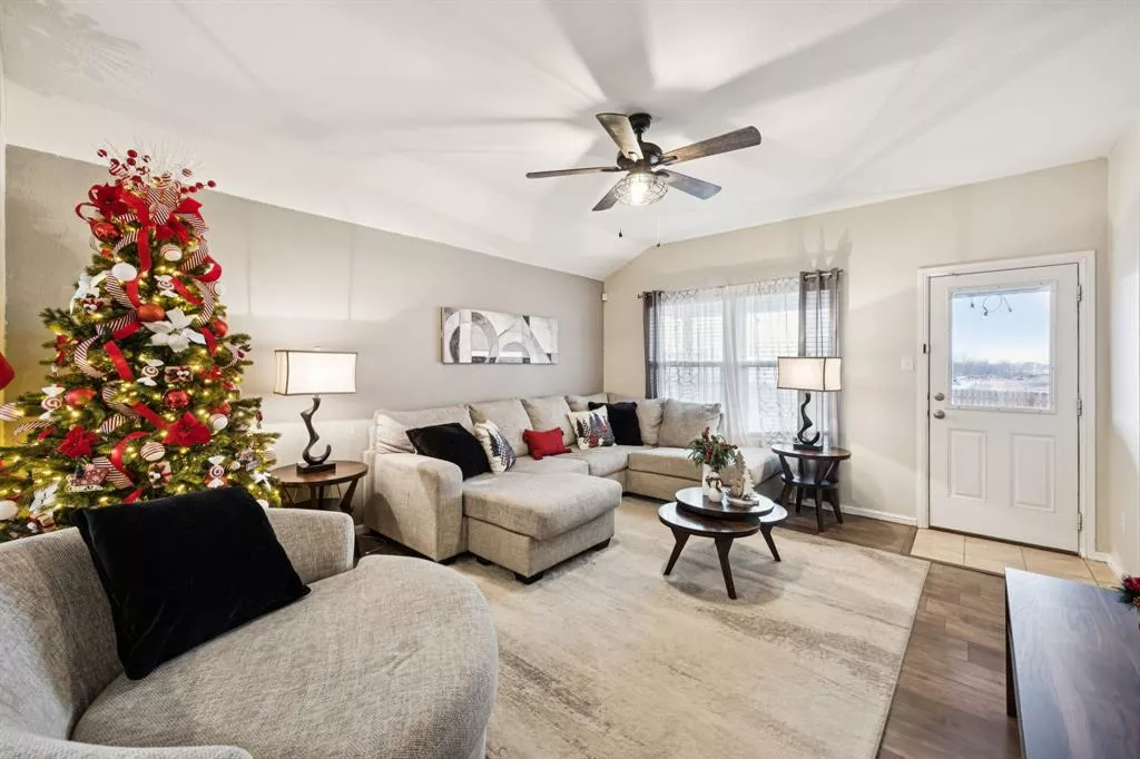 6337 Pontoon Street, Fort Worth, Texas 76179