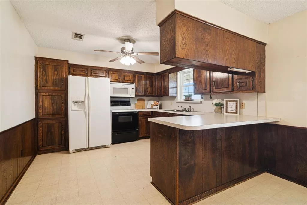 941 Maple Street, Howe, Texas 75459