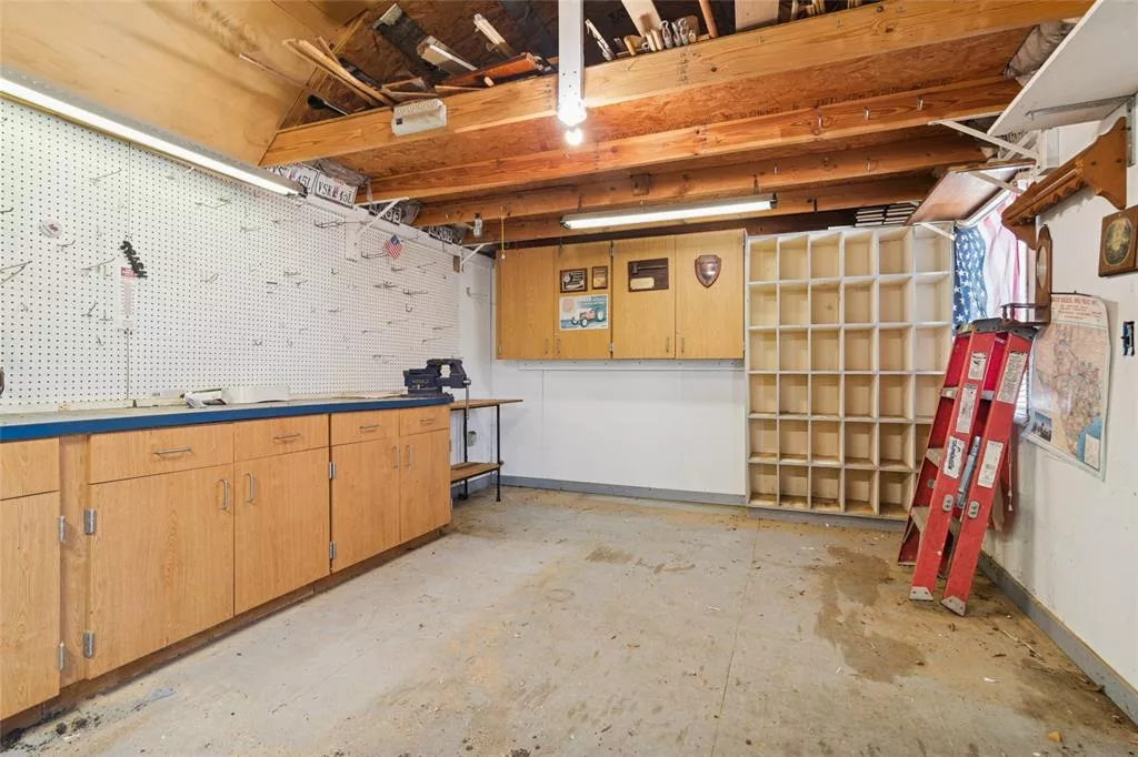 941 Maple Street, Howe, Texas 75459