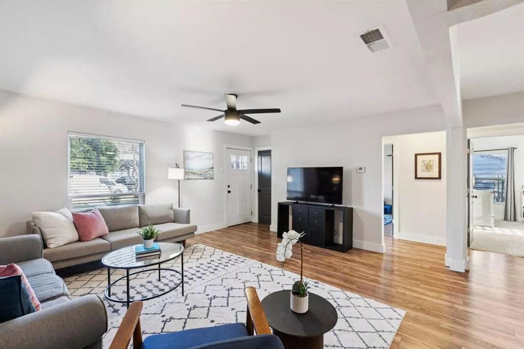 1237 Fuller Drive, Dallas, Texas 75218