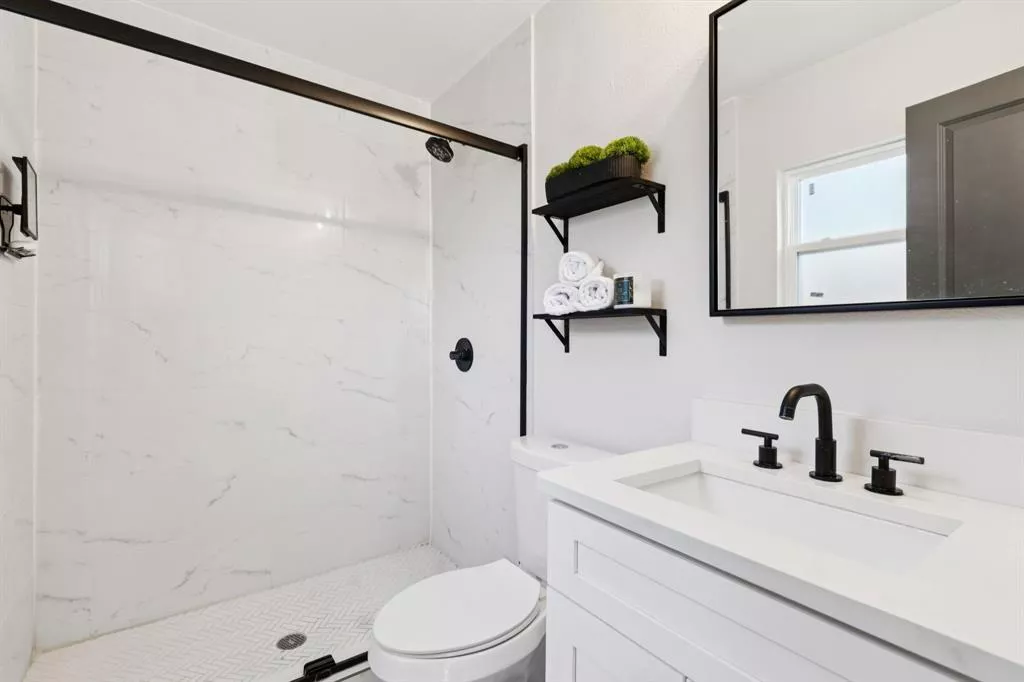 1237 Fuller Drive, Dallas, Texas 75218