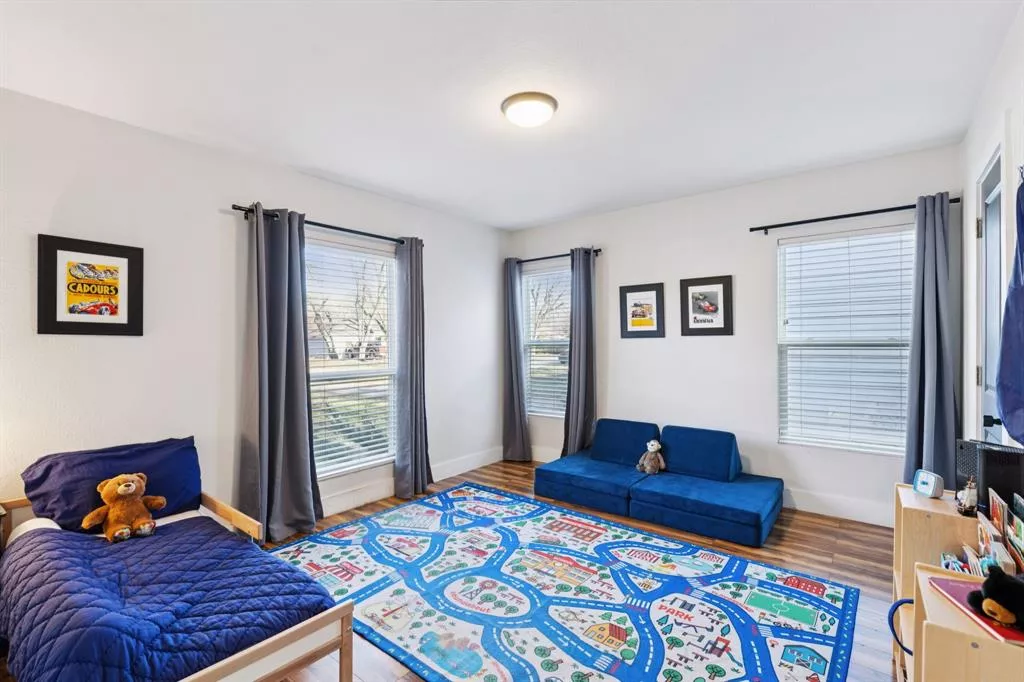 1237 Fuller Drive, Dallas, Texas 75218