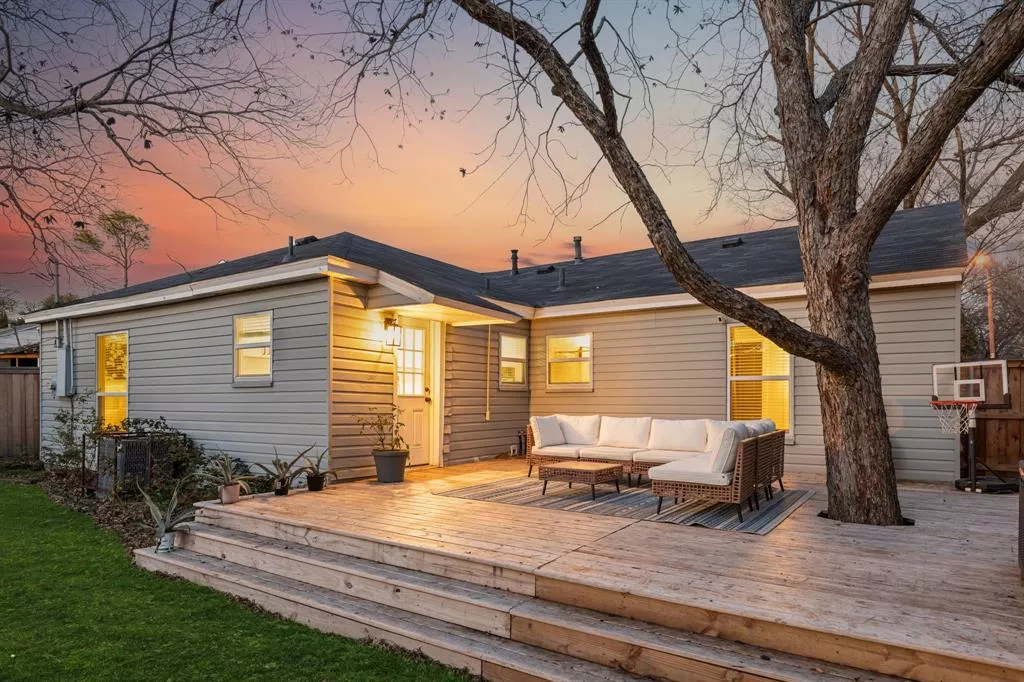 1237 Fuller Drive, Dallas, Texas 75218