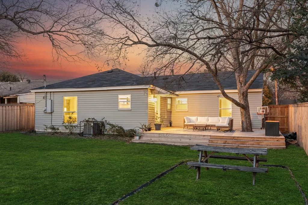 1237 Fuller Drive, Dallas, Texas 75218