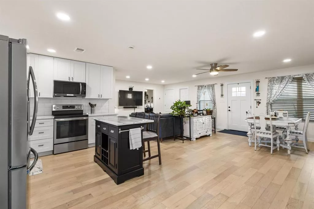 3387 FM 121 Van Alstyne, Texas 75495