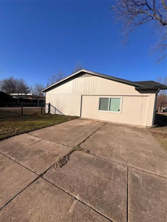 4232 Burly Street, Forest Hill, Texas 76119