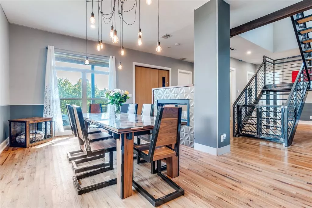 8915 Stanwood Drive, Dallas, Texas 75228