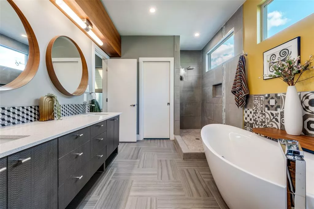 8915 Stanwood Drive, Dallas, Texas 75228