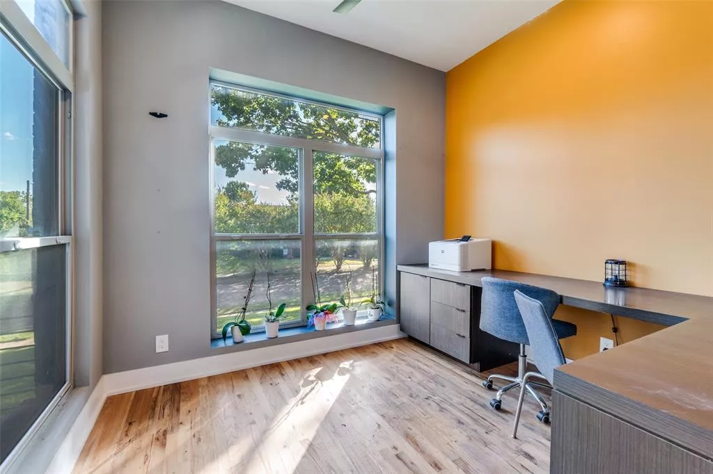 8915 Stanwood Drive, Dallas, Texas 75228