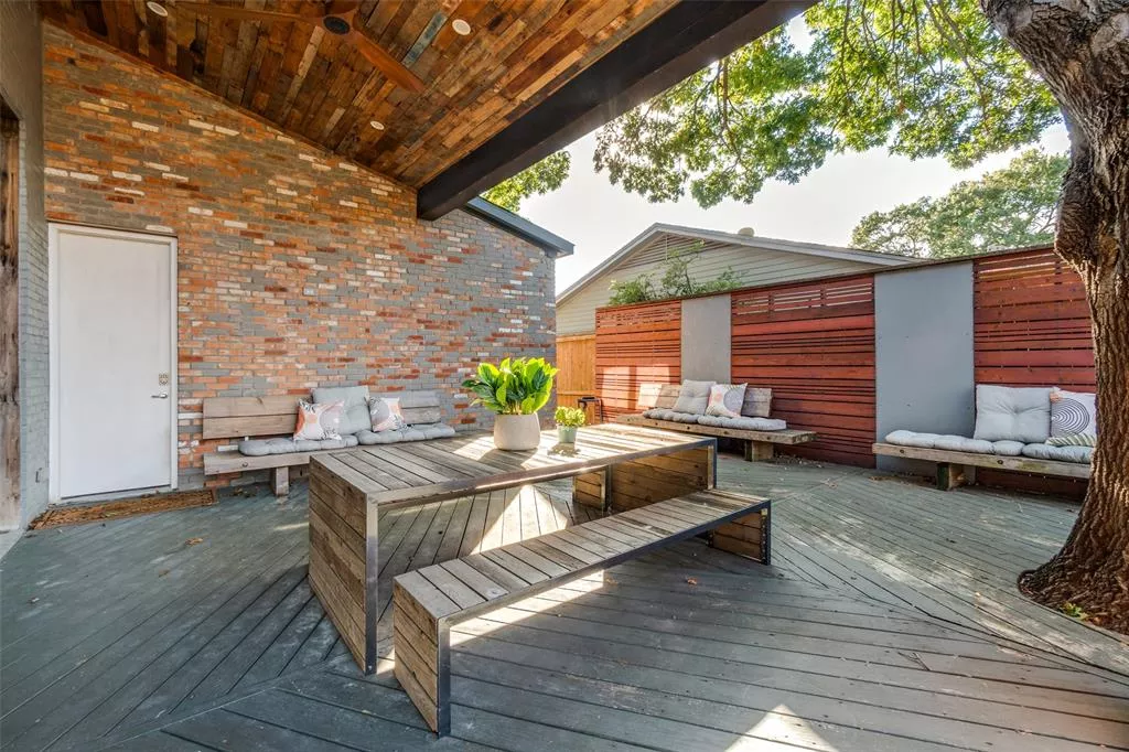 8915 Stanwood Drive, Dallas, Texas 75228