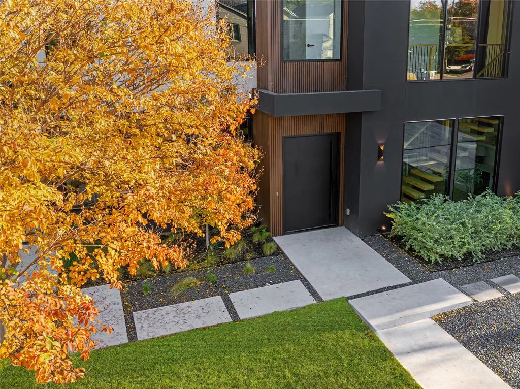 10316 Bel Aire Drive, Dallas, Texas 75218