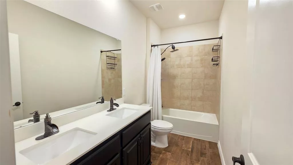 1043 Sublime Drive, Heath, Texas 75126