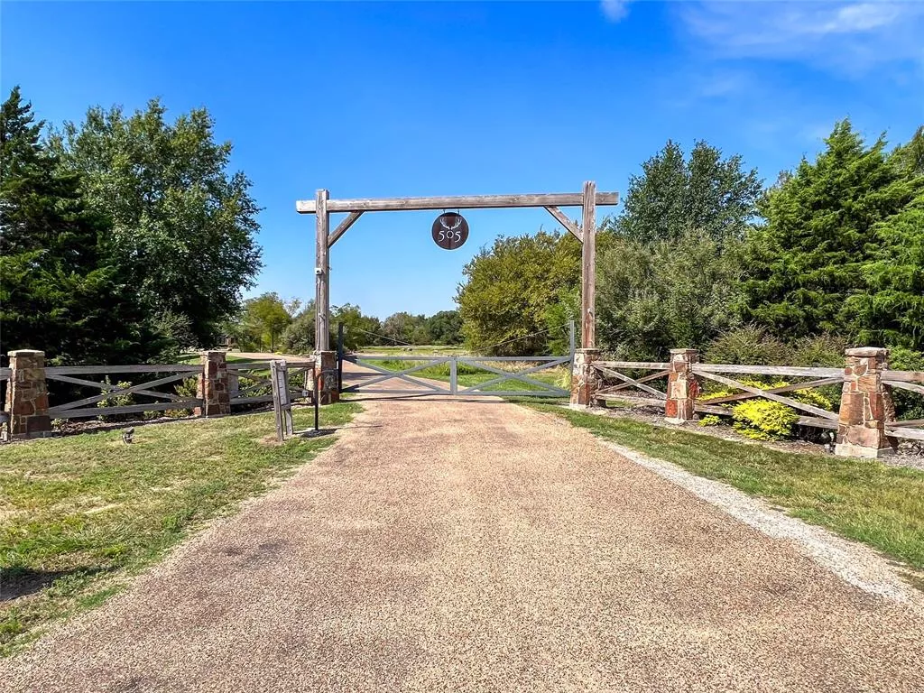 307 Sun Valley, Mabank, Texas 75147