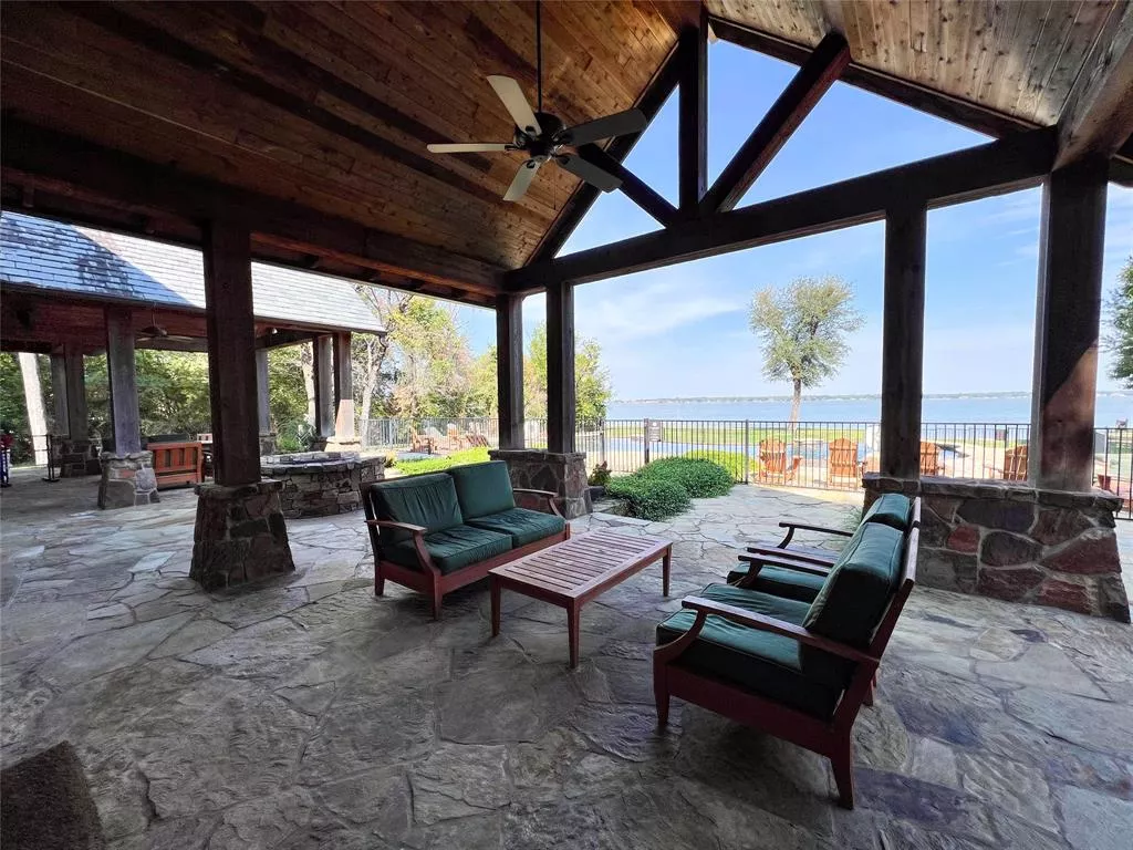 307 Sun Valley, Mabank, Texas 75147