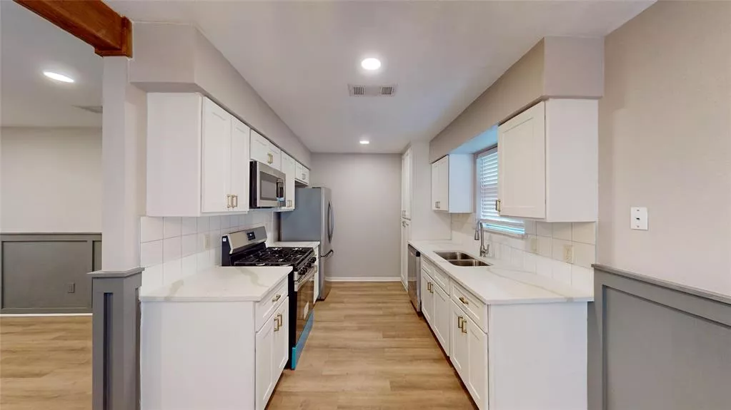 3322 Meadowlark Lane, Denton, Texas 76209