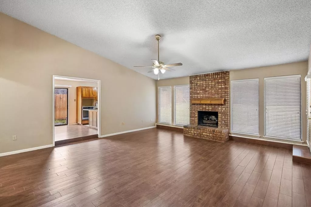 5723 Sage Bloom Drive, Arlington, Texas 76017