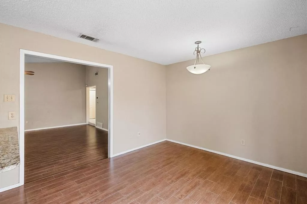 5723 Sage Bloom Drive, Arlington, Texas 76017