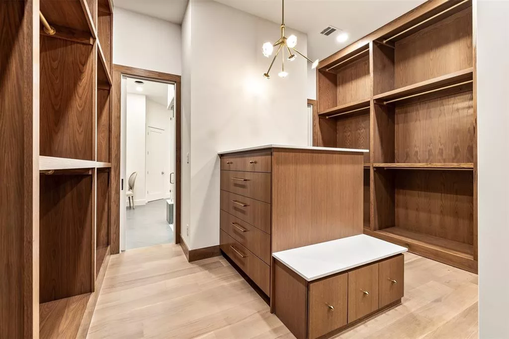 6123 Northaven Road, Dallas, Texas 75230