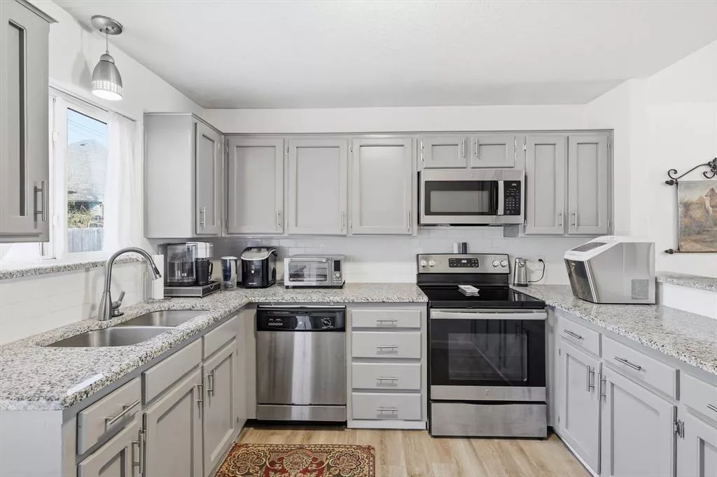 807 Windcrest Drive, Keller, Texas 76248