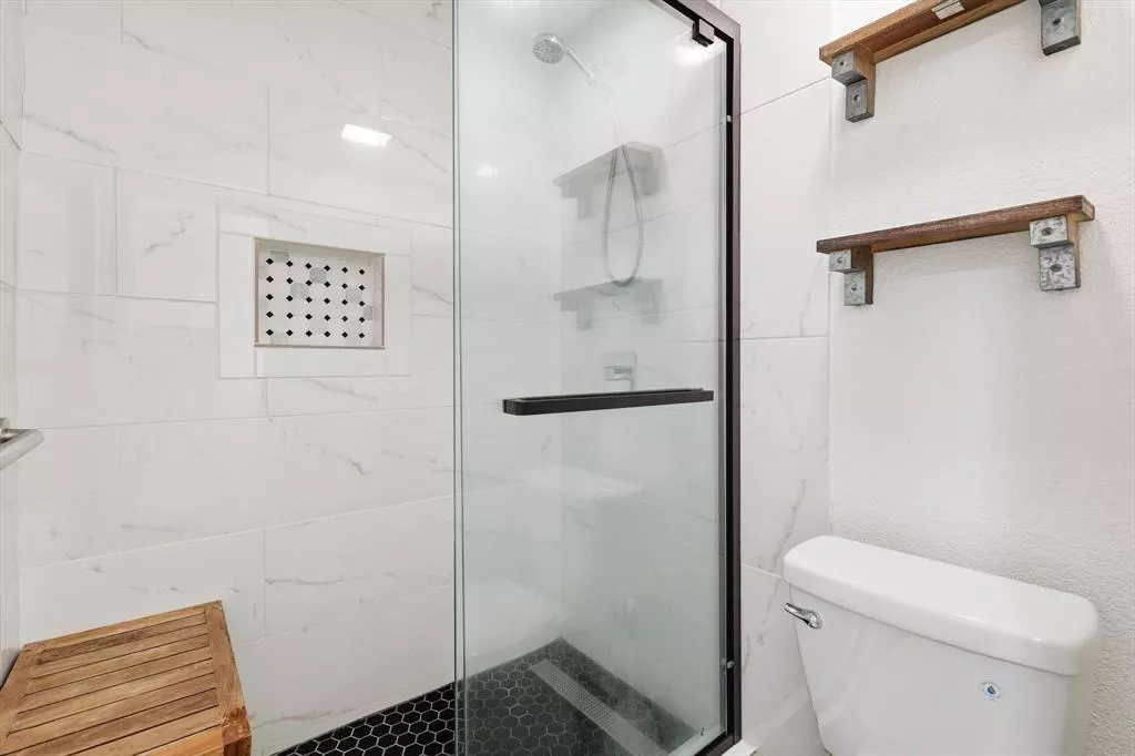 807 Windcrest Drive, Keller, Texas 76248