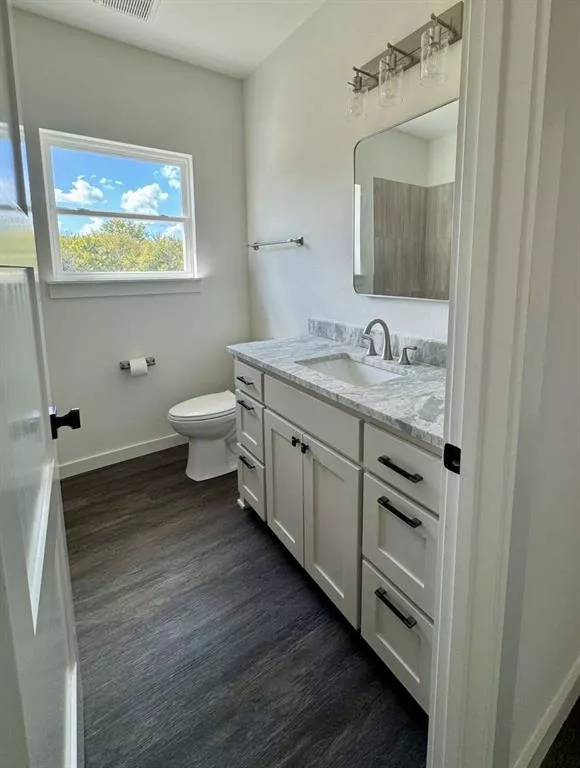 118 Indian Creek, Trenton, Texas 75490