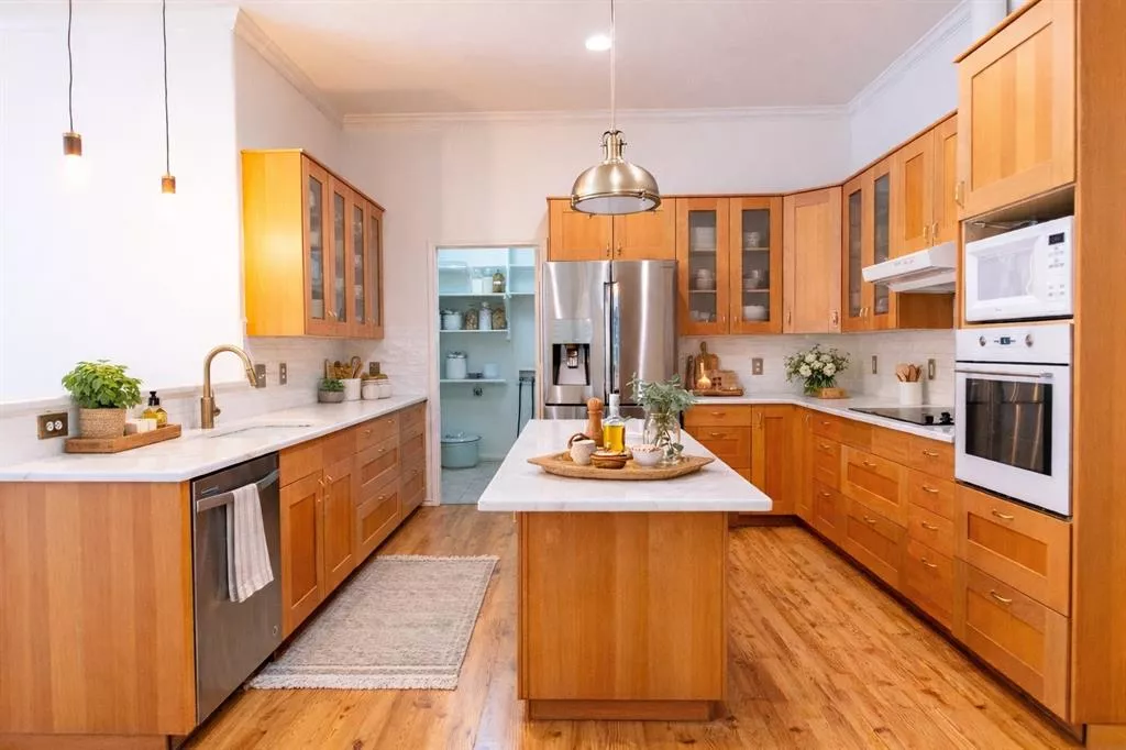 1500 Chestnut Drive, Savannah, Texas 76227