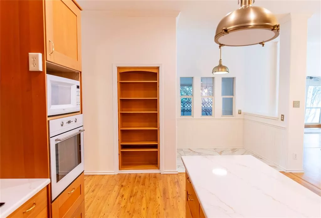 1500 Chestnut Drive, Savannah, Texas 76227