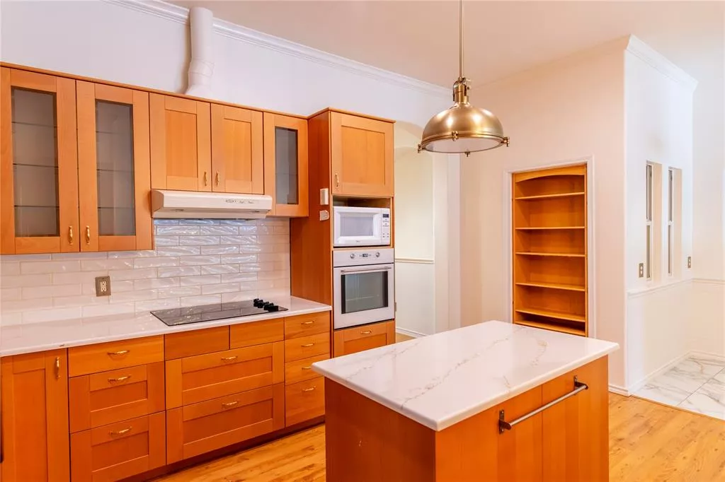 1500 Chestnut Drive, Savannah, Texas 76227