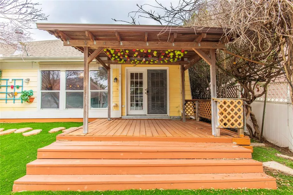 1500 Chestnut Drive, Savannah, Texas 76227