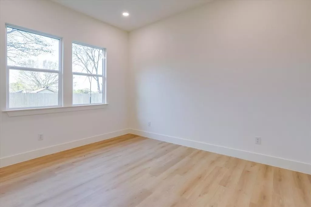 1507 Elk Creek Road, Dallas, Texas 75253