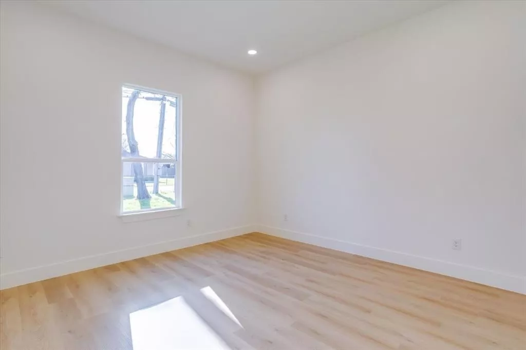 1507 Elk Creek Road, Dallas, Texas 75253