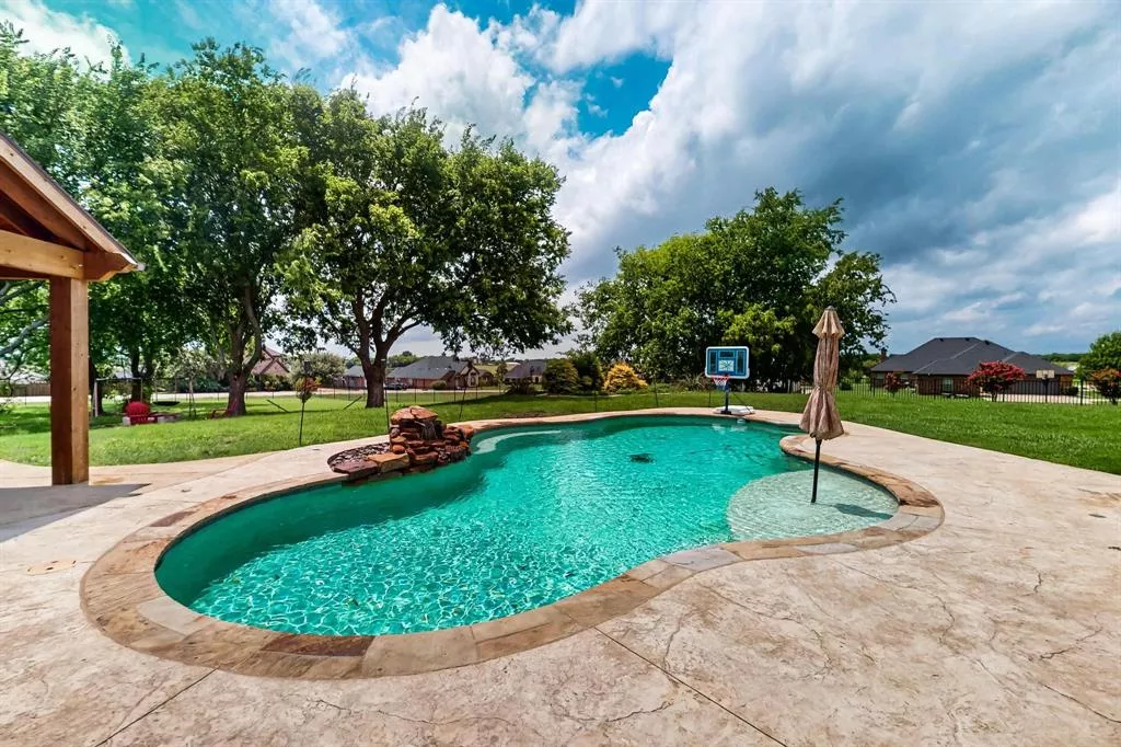 19121 Shortmeadow Forney, Texas 75126