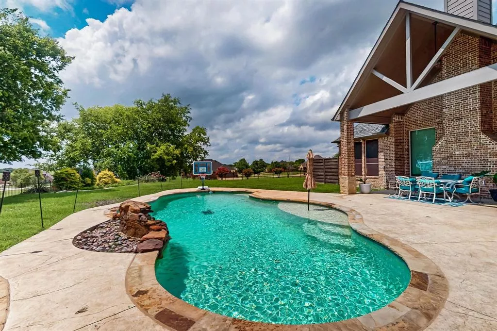 19121 Shortmeadow Forney, Texas 75126