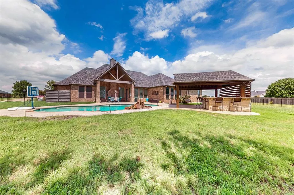 19121 Shortmeadow Forney, Texas 75126