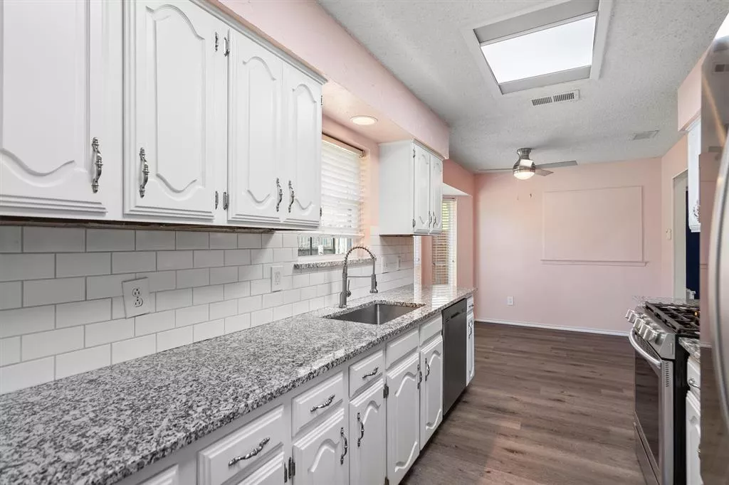 2213 Big Bend Drive, Carrollton, Texas 75007