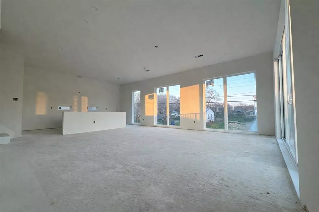 2247 Mail Avenue, Dallas, Texas 75235