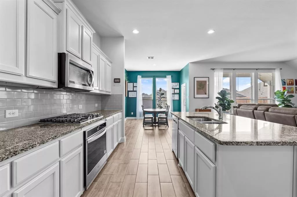 372 Chapel Hill Drive, Forney, Texas 75126