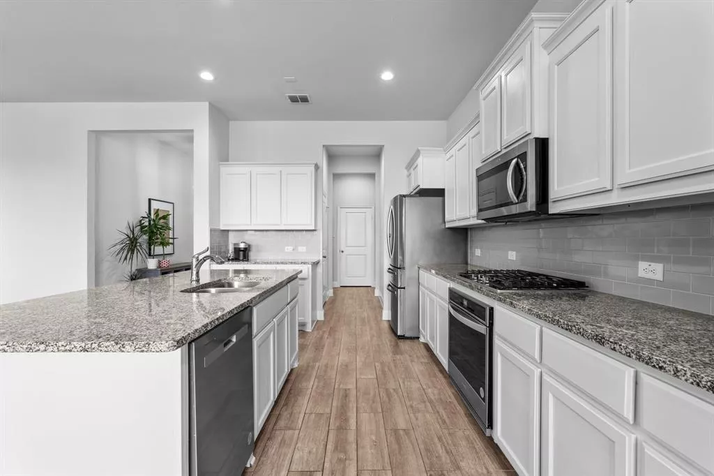 372 Chapel Hill Drive, Forney, Texas 75126