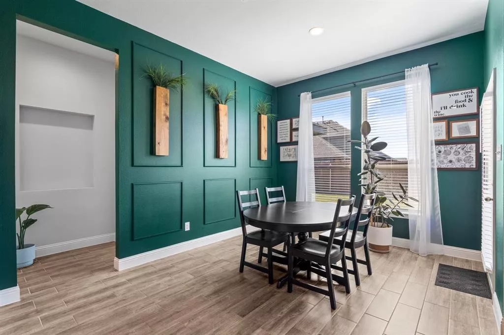 372 Chapel Hill Drive, Forney, Texas 75126