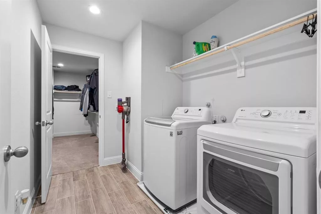 372 Chapel Hill Drive, Forney, Texas 75126