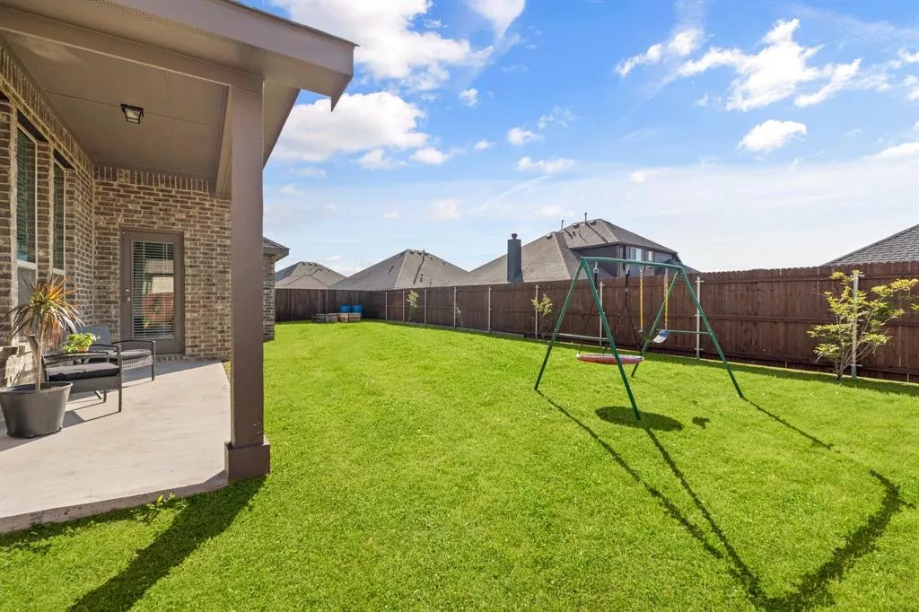 372 Chapel Hill Drive, Forney, Texas 75126